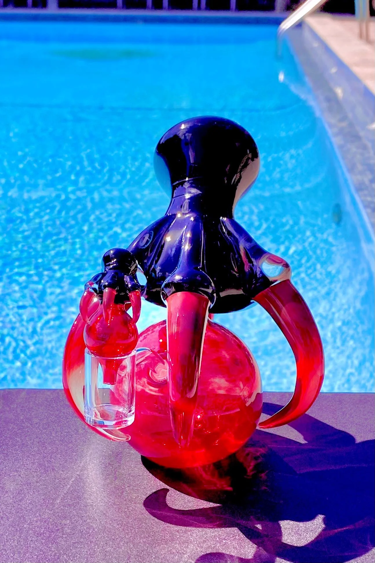 The Glass Cure - 8.50" Georgia Bulldogs Dragon Claw Bubbler (10MM Female) (420g) - Image 5