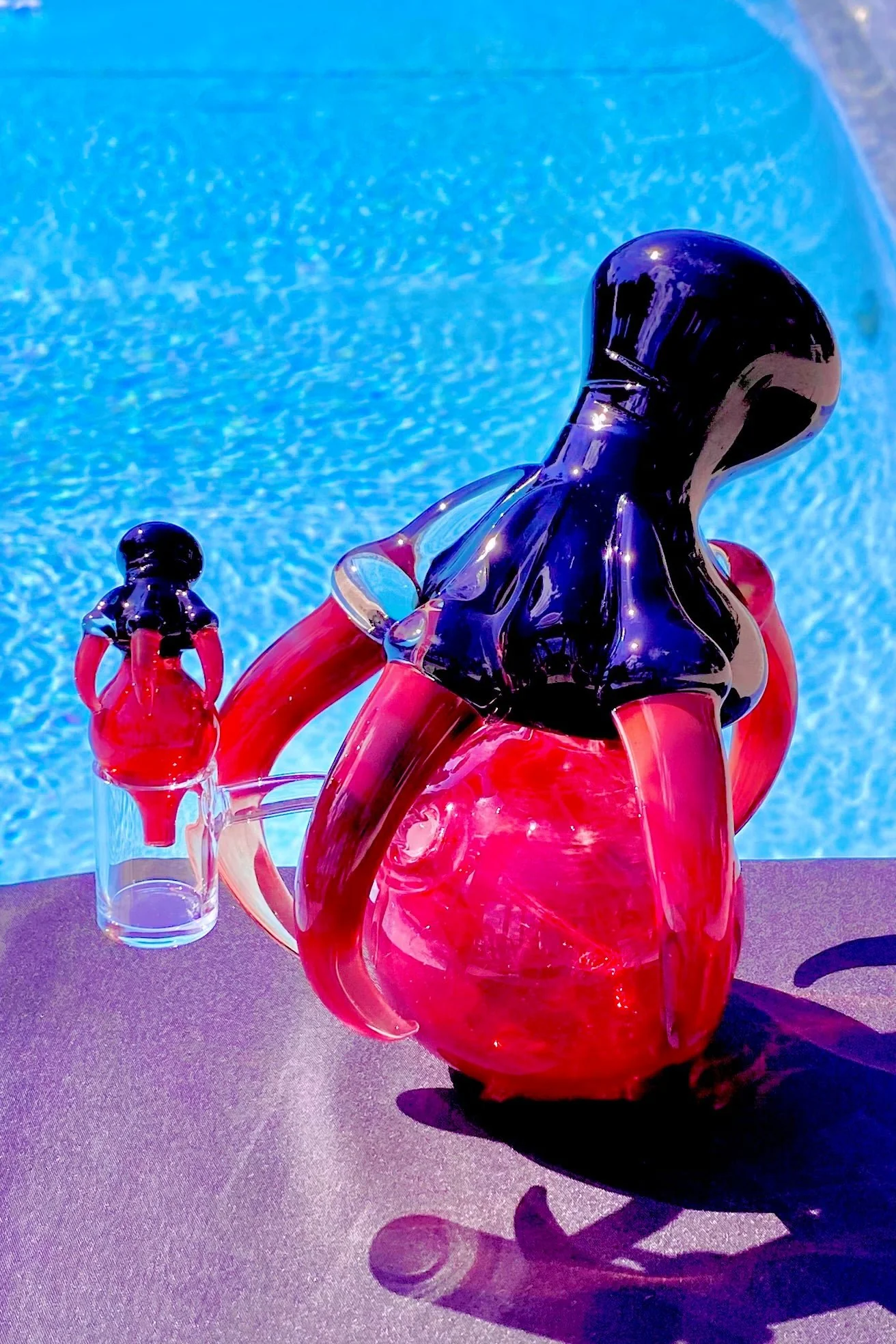 The Glass Cure - 8.50" Georgia Bulldogs Dragon Claw Bubbler (10MM Female) (420g) - Image 8