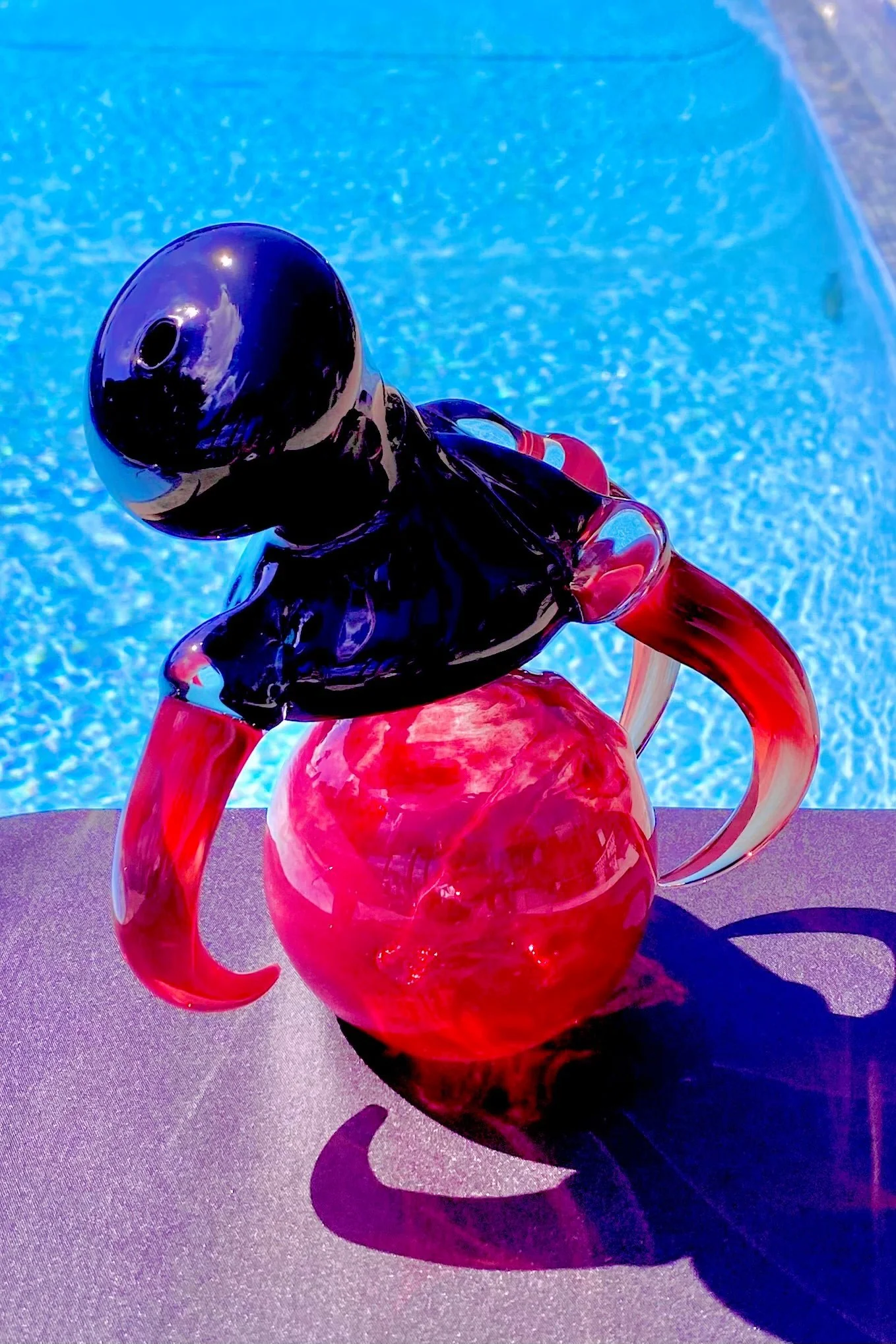 The Glass Cure - 8.50" Georgia Bulldogs Dragon Claw Bubbler (10MM Female) (420g) - Image 9